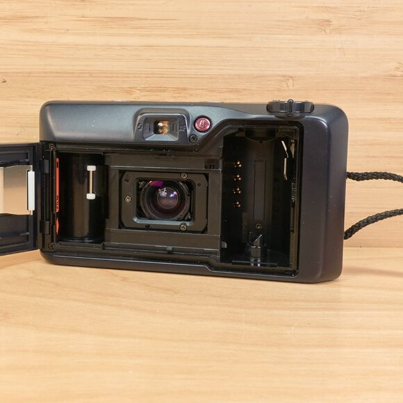 Vintage Pentax Espio 70: 35mm Point and Shoot Film Camera - Picture 9 of 9